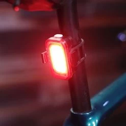 Luce Blackburn Grid Posteriore Usb Nero -Negozio Di Attrezzature Per Biciclette asdasdf 1