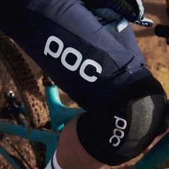 Pantaloni Corti Poc Essential Enduro Blu Scuro -Negozio Di Attrezzature Per Biciclette pantaloni corti poc essential enduro blu scuro 4