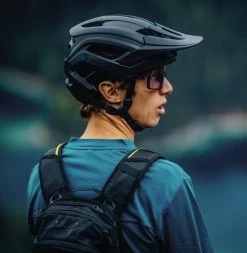 Casco Abus Cliffhanger Nero -Negozio Di Attrezzature Per Biciclette prima 1